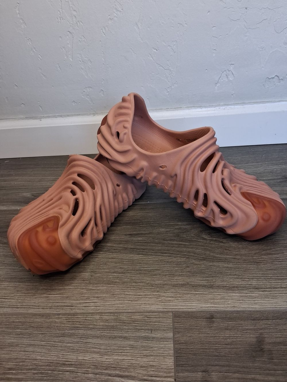 Crocs Echo Surge Clog Pink Dust Women's Size 9 / Men's 7 Lightweight Comfort Sli